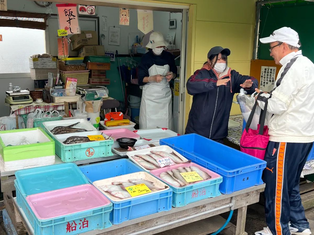 厚田港朝市